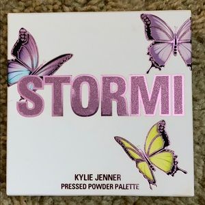 Kylie stormi 🛍SOLD🛍